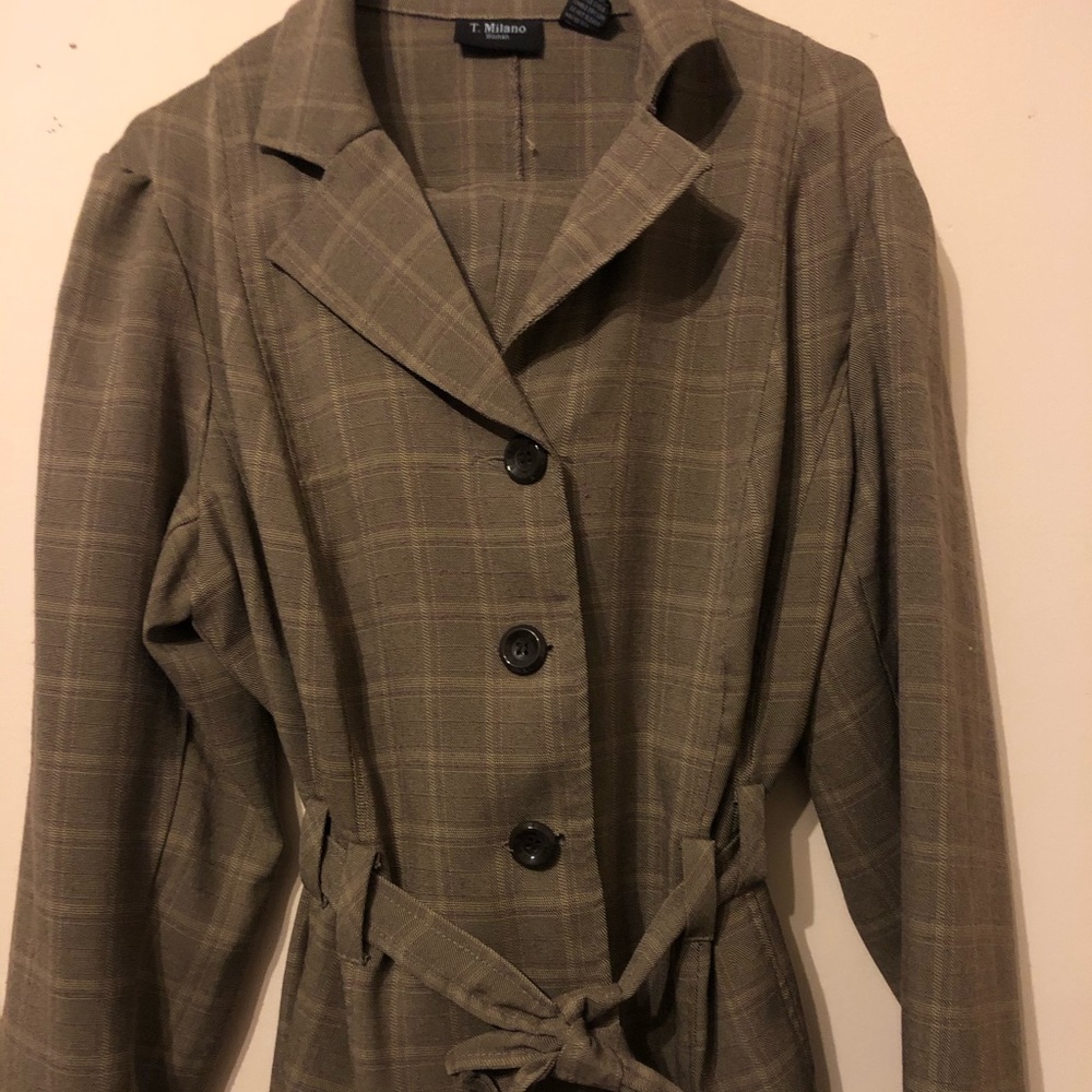 Gently Used Women’s Dress Jacket with skirt
